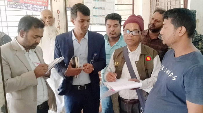  রাজবাড়ীতে মৃত মুরগি সংরক্ষণ করায় মোবাইল কোর্ট অভিযানে জরিমানা